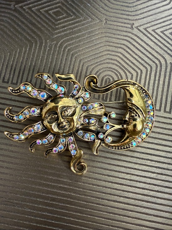 Vintage Jewelry - Vintage Celestial Moon and Sun  Rhinestone Brooch